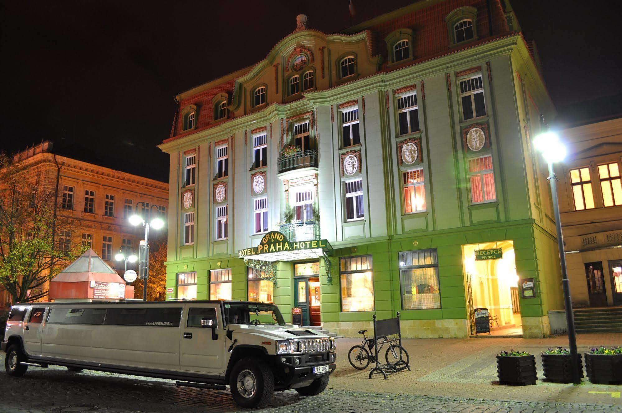 Grand Hotel Praha Jičín Buitenkant foto